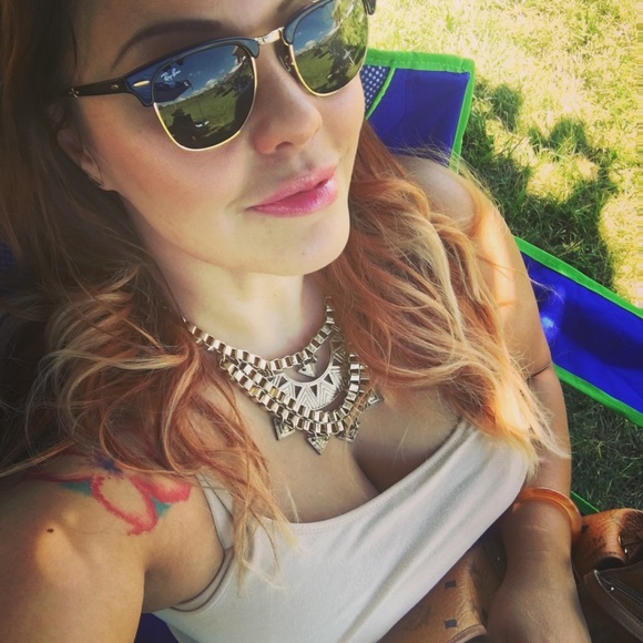 Meet your Posher, Melisa ๐ - Picture 4 of 6